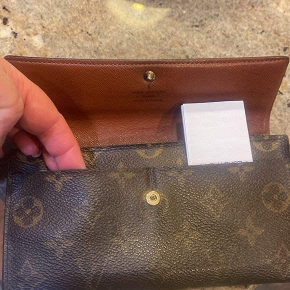 Authentic Vintage LV Sarah Monogram Long Wallet - Picture 15 of 16